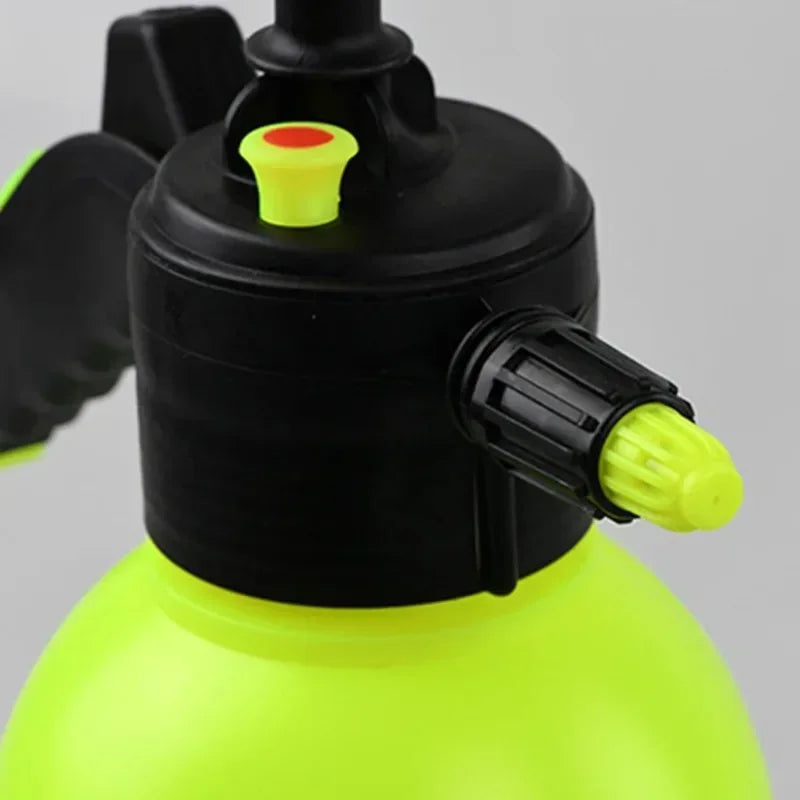 Garden Sprayer Bottle Hydraulic Pressure 2L Household Sprayer